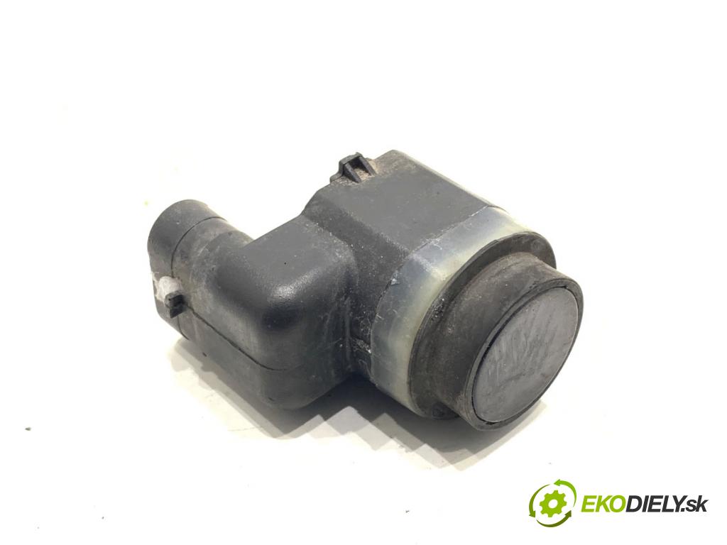 BMW F10 sedan 2015 160 kW 525 d xDrive 1995 Snímač PDC 