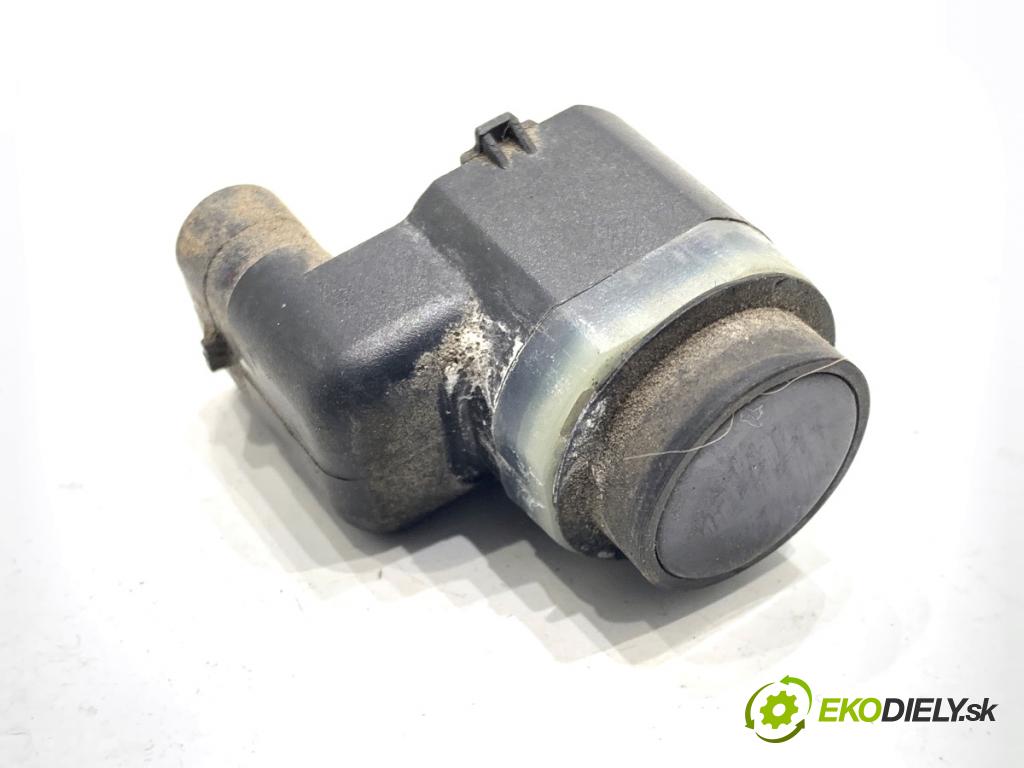 BMW F10 sedan 2015 160 kW 525 d xDrive 1995 Snímač PDC 