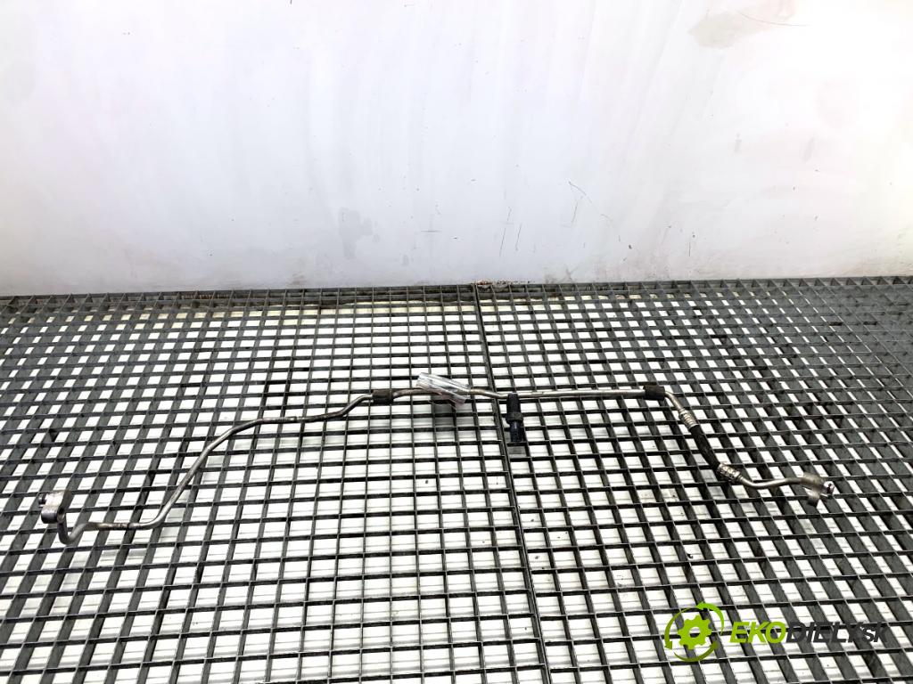 BMW F10 sedan 2015 160 kW 525 d xDrive 1995 rúrka klimatizácie 9120003 (Rúrka klimatizácie)