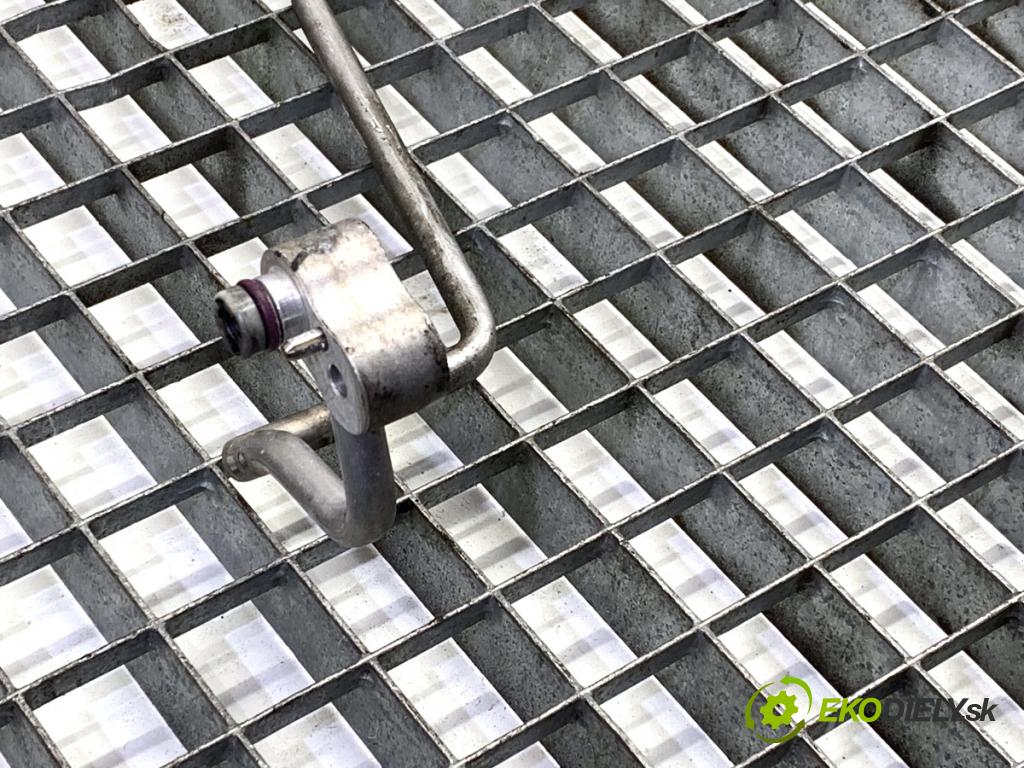 BMW F10 sedan 2015 160 kW 525 d xDrive 1995 rúrka klimatizácie 9120003 (Rúrka klimatizácie)