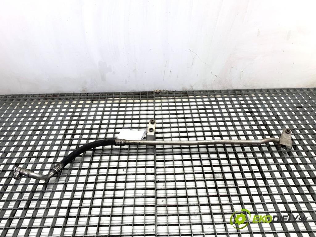 BMW F10 sedan 2015 160 kW 525 d xDrive 1995 rúrka klimatizácie 9201927 (Rúrka klimatizácie)