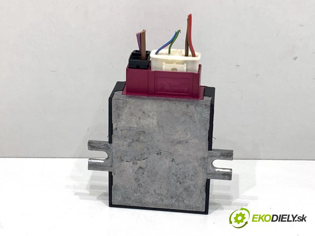 BMW F10 sedan 2015 160 kW 525 d xDrive 1995 Modul pumpy paliva 7426095