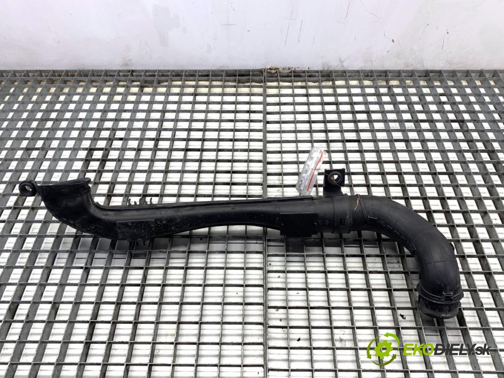 FORD FIESTA MK8 liftback 2021 55 kW 1.1 Ti-VCT 1084 Rúra vzduchu H1B1-9C676-AE