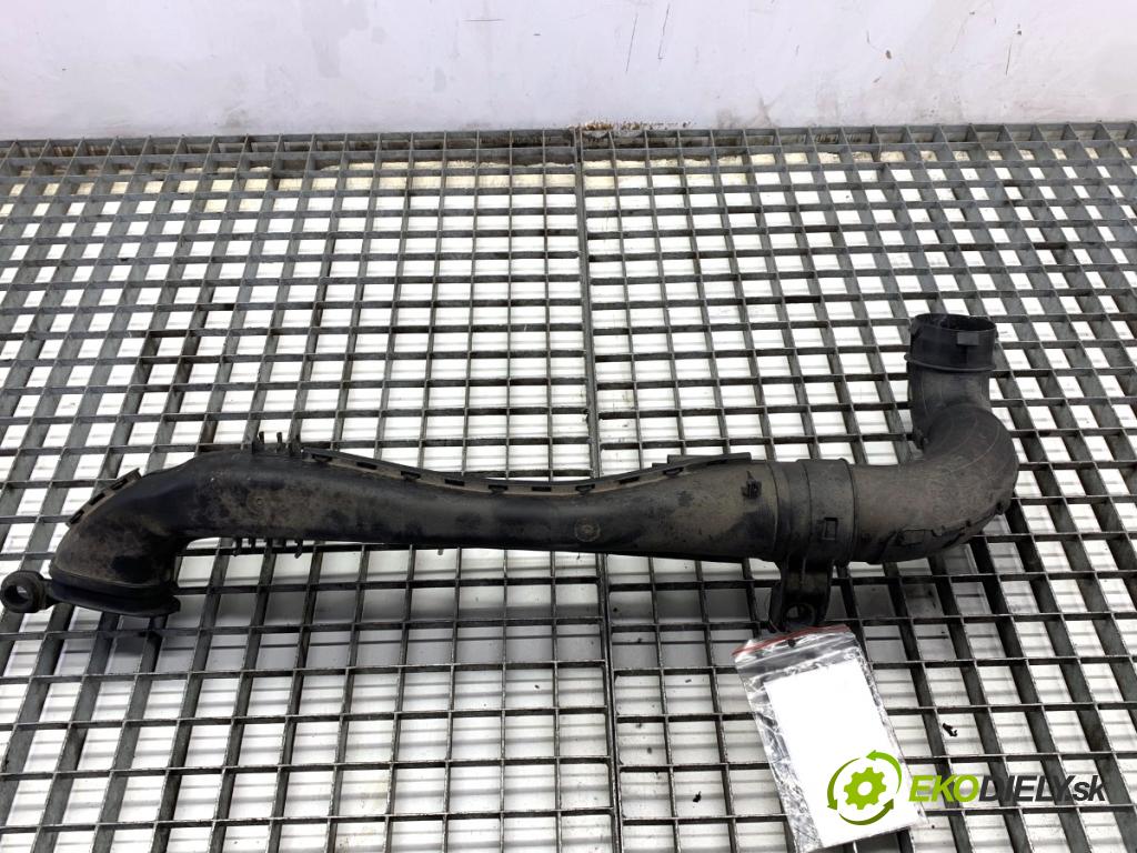 FORD FIESTA MK8 liftback 2021 55 kW 1.1 Ti-VCT 1084 Rúra vzduchu H1B1-9C676-AE