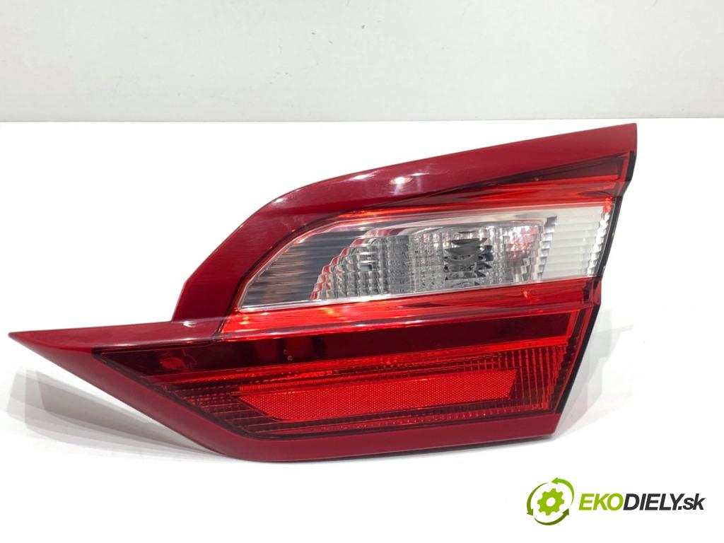 FORD FIESTA MK8 liftback 2021 55 kW 1.1 Ti-VCT 1084 Svetlo zad pravá vnútorná H1BB13A602AK (Kľučka dverí ostatné)