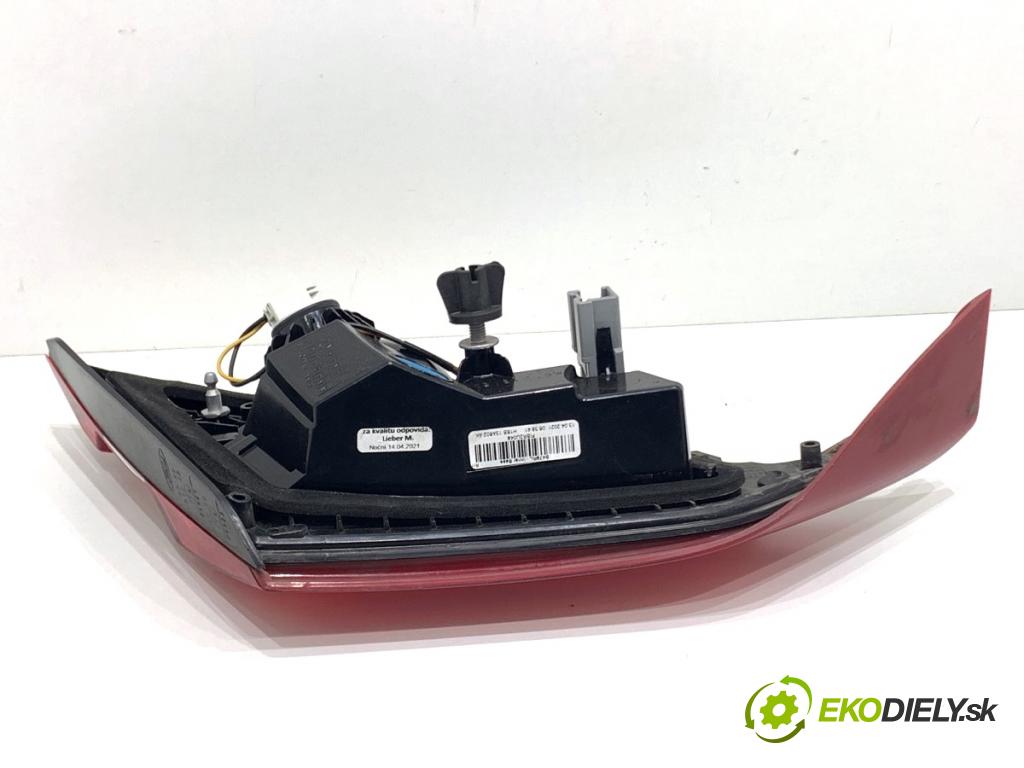 FORD FIESTA MK8 liftback 2021 55 kW 1.1 Ti-VCT 1084 Svetlo zad pravá vnútorná H1BB13A602AK (Kľučka dverí ostatné)