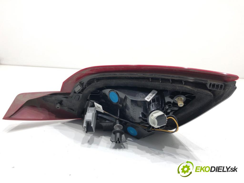 FORD FIESTA MK8 liftback 2021 55 kW 1.1 Ti-VCT 1084 Svetlo zad ľavá strana vnútorná H1BB13A603AK (Kľučka dverí ostatné)