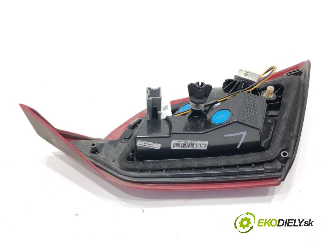 FORD FIESTA MK8 liftback 2021 55 kW 1.1 Ti-VCT 1084 Svetlo zad ľavá strana vnútorná H1BB13A603AK (Kľučka dverí ostatné)