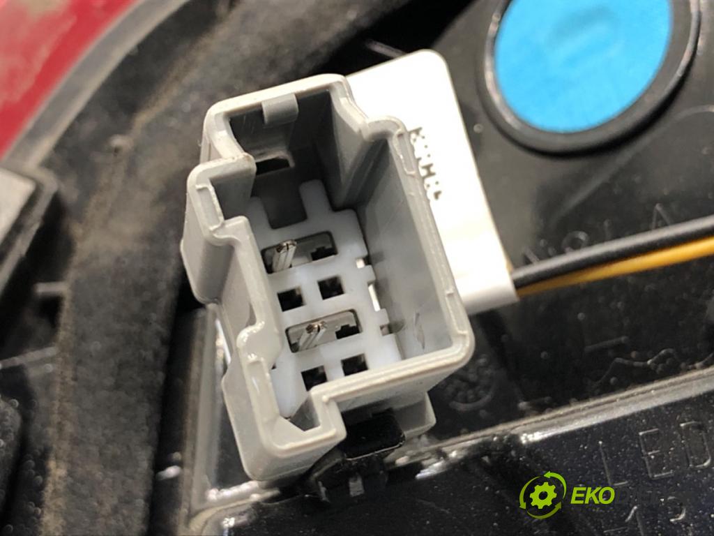 FORD FIESTA MK8 liftback 2021 55 kW 1.1 Ti-VCT 1084 Svetlo zad ľavá strana vnútorná H1BB13A603AK (Kľučka dverí ostatné)