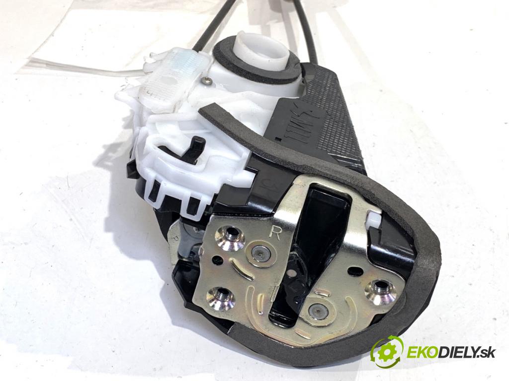 TOYOTA YARIS IV liftback 2022 92 kW 1.5 (MXPA11) 1490 zámok Dvere pravy zad M73-14470M6