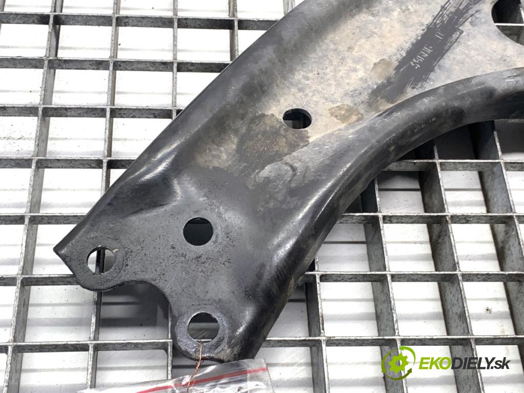 TOYOTA YARIS IV liftback 2022 92 kW 1.5 (MXPA11) 1490 Rameno ľavy predný