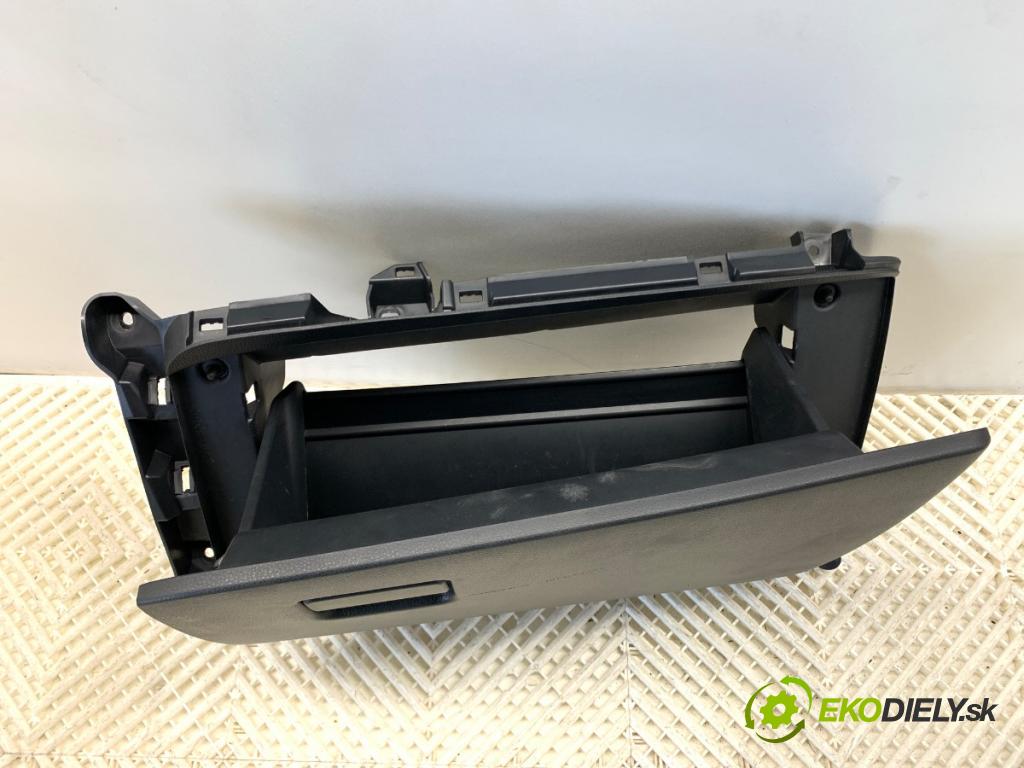 TOYOTA YARIS IV liftback 2022 92 kW 1.5 (MXPA11) 1490 Priehradka, kastlík spolujazdca  (Priehradka (kastlík))