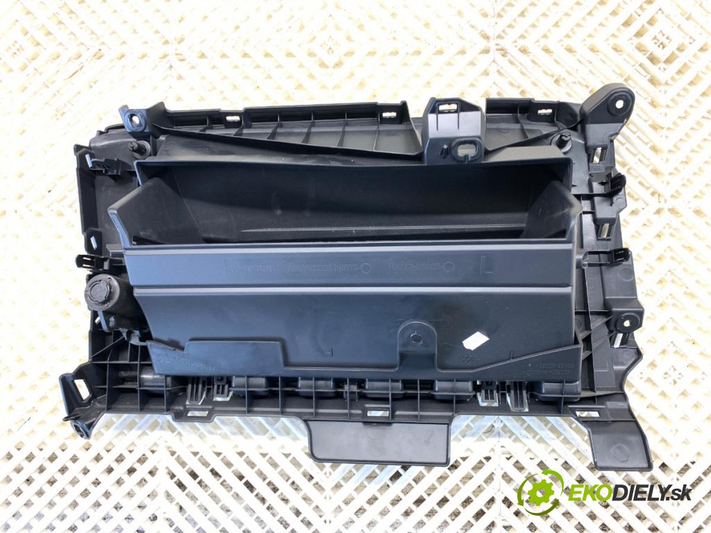 TOYOTA YARIS IV liftback 2022 92 kW 1.5 (MXPA11) 1490 Priehradka, kastlík spolujazdca  (Priehradka (kastlík))