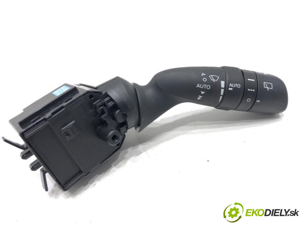 TOYOTA YARIS IV liftback 2022 92 kW 1.5 (MXPA11) 1490 Prepínač stieračov  (Prepínacie páčky pod volantom)