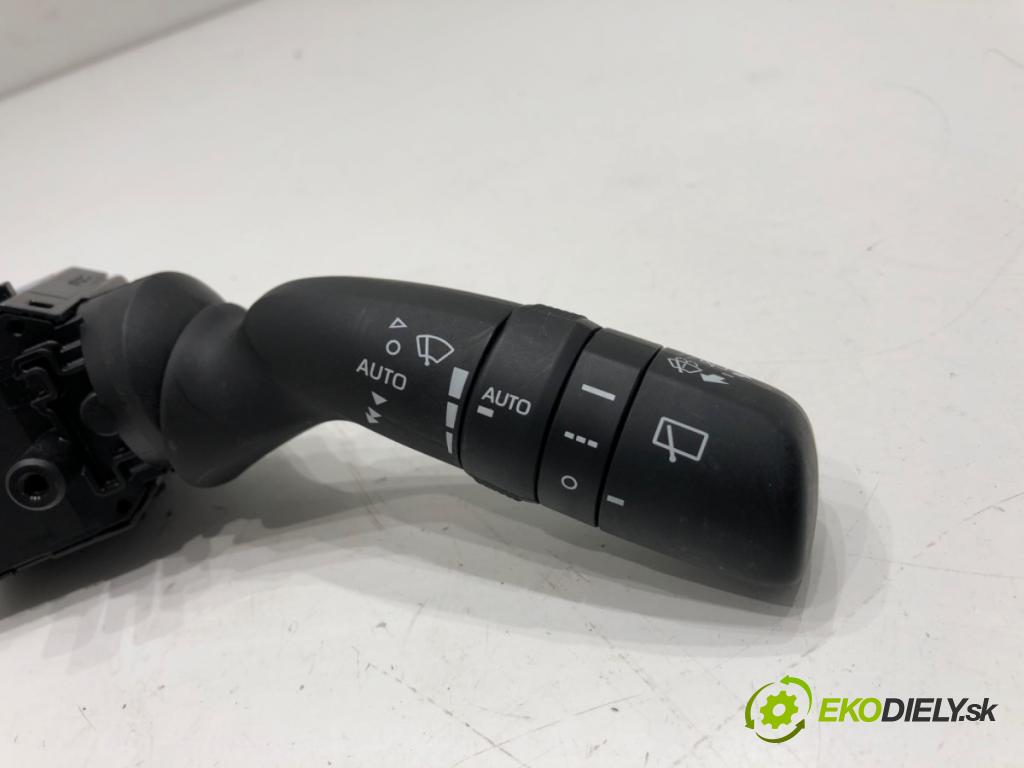 TOYOTA YARIS IV liftback 2022 92 kW 1.5 (MXPA11) 1490 Prepínač stieračov  (Prepínacie páčky pod volantom)