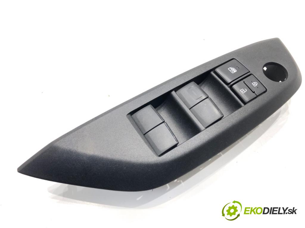 TOYOTA YARIS IV liftback 2022 92 kW 1.5 (MXPA11) 1490 Prepínač okien 84040-0D020 (Prepínacie páčky pod volantom)