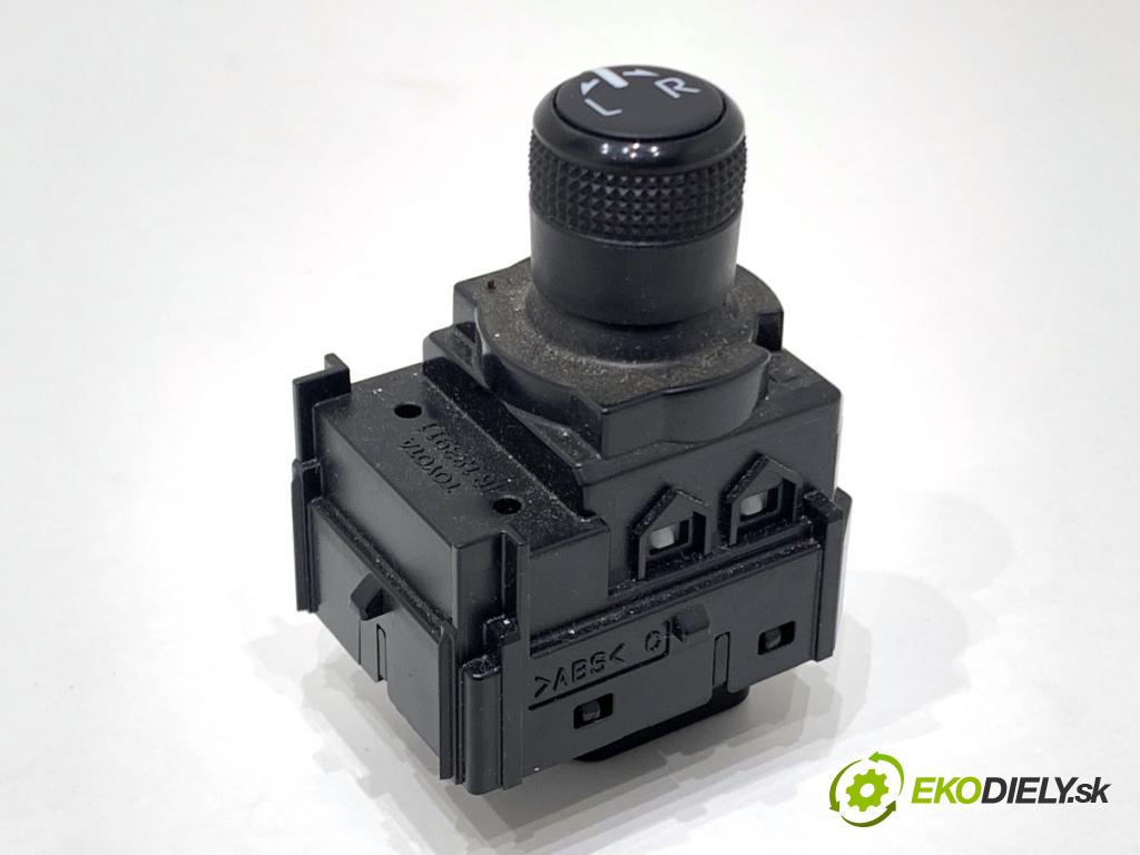 TOYOTA YARIS IV liftback 2022 92 kW 1.5 (MXPA11) 1490 Prepínač nastavenia spätných zrkadiel 183911 (Prepínacie páčky pod volantom)