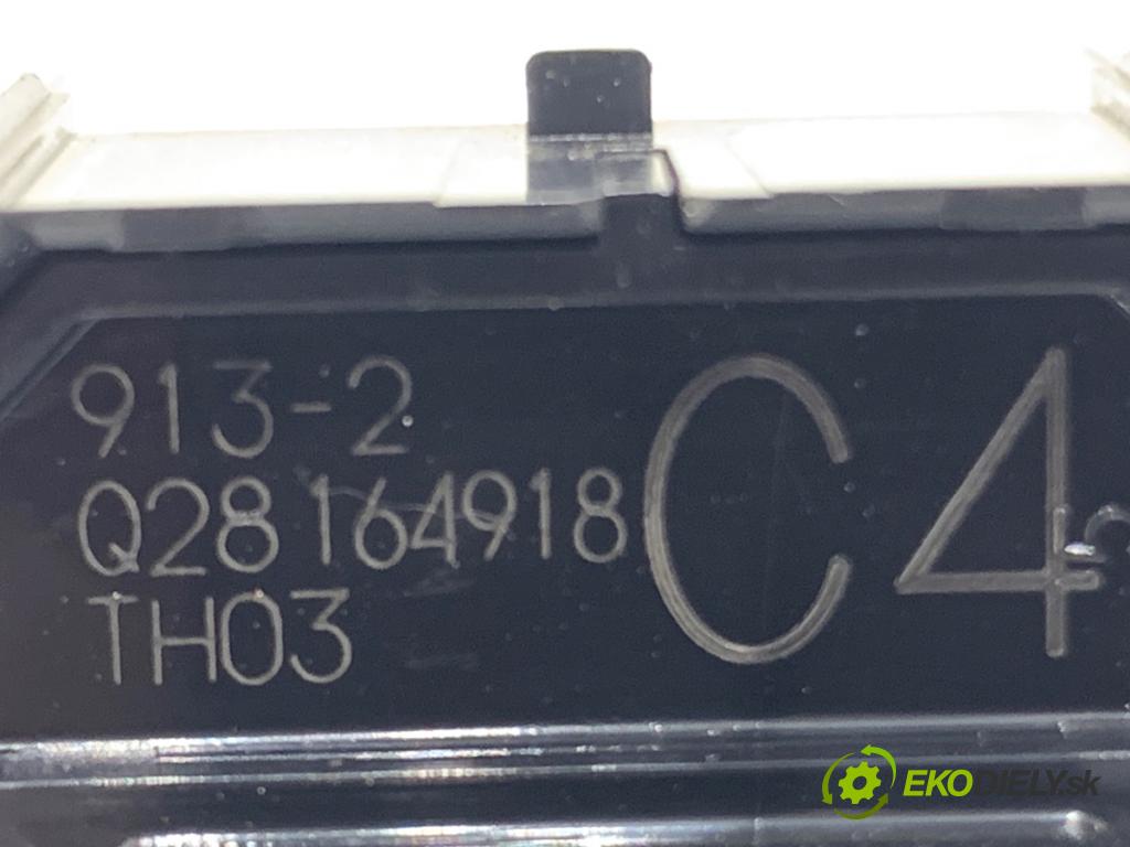 TOYOTA YARIS IV liftback 2022 92 kW 1.5 (MXPA11) 1490 Prepínač nastavenia spätných zrkadiel 183911 (Prepínacie páčky pod volantom)