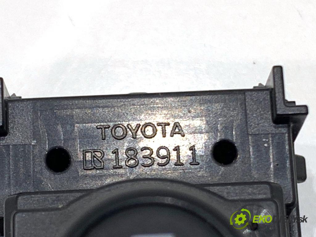 TOYOTA YARIS IV liftback 2022 92 kW 1.5 (MXPA11) 1490 Prepínač nastavenia spätných zrkadiel 183911 (Prepínacie páčky pod volantom)