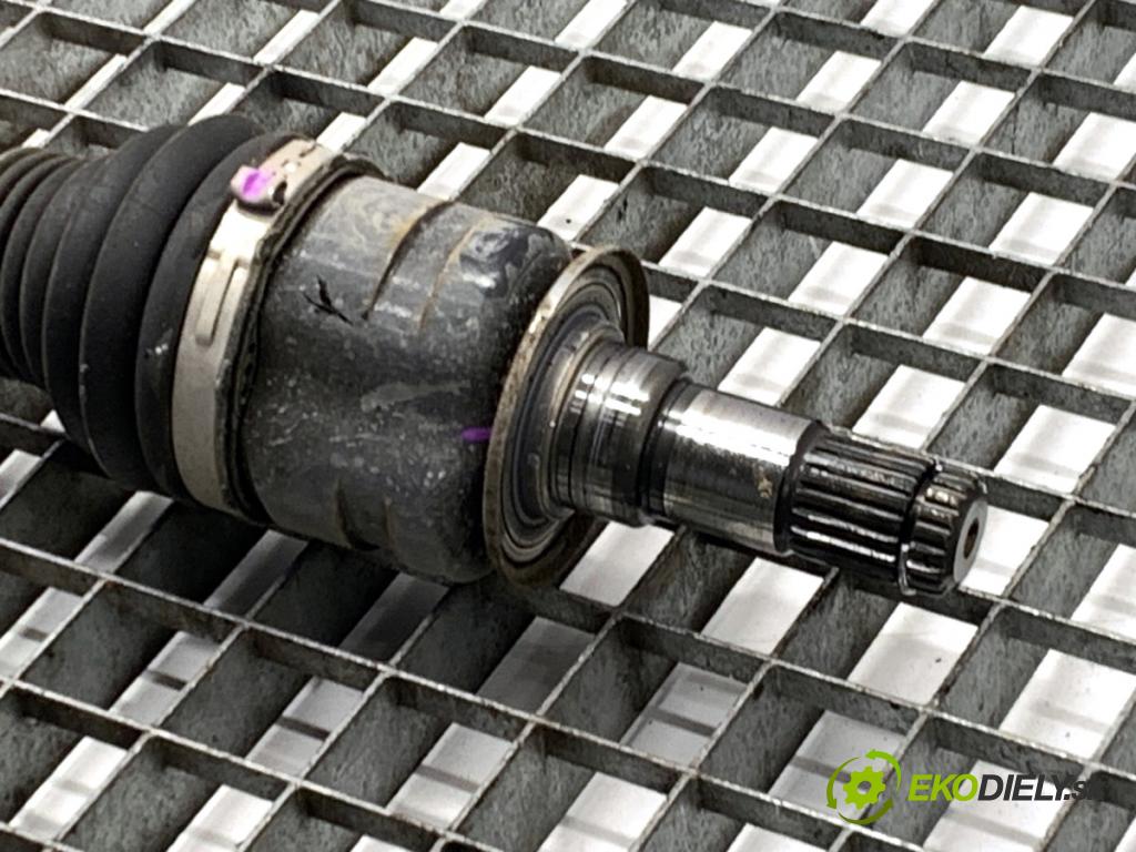 TOYOTA YARIS IV liftback 2022 92 kW 1.5 (MXPA11) 1490 Poloos pravy predný 43410-K0040