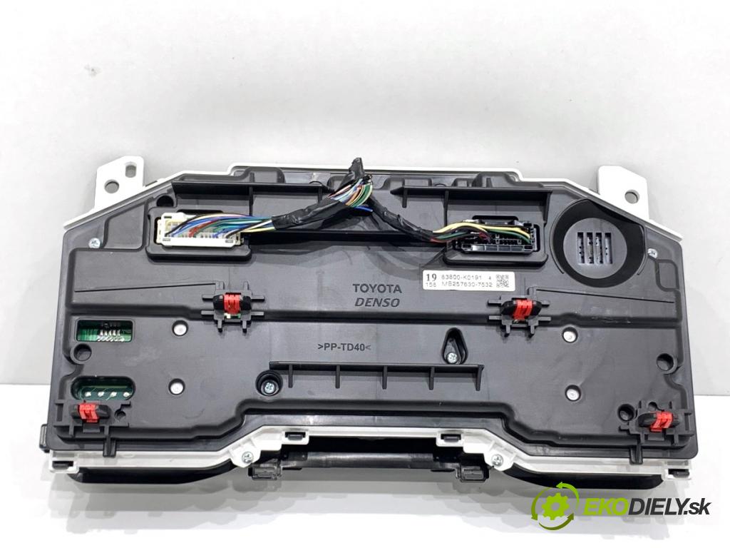 TOYOTA YARIS IV liftback 2022 92 kW 1.5 (MXPA11) 1490 Prístrojovka 83800-K0191 (Prístrojová doska)