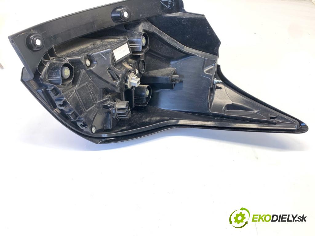 TOYOTA YARIS IV liftback 2022 92 kW 1.5 (MXPA11) 1490 Svetlo ľavy zad