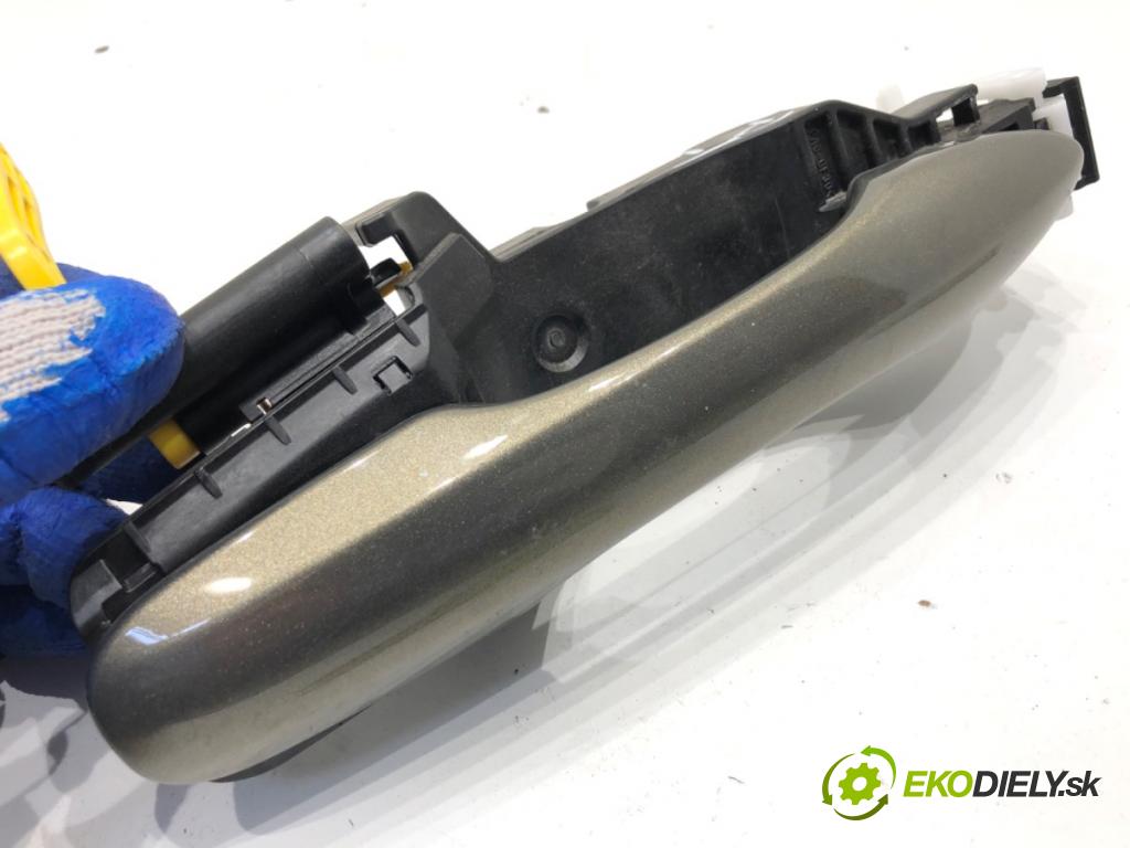 TOYOTA YARIS IV liftback 2022 92 kW 1.5 (MXPA11) 1490 Kľučka vonkajšia pravy zad