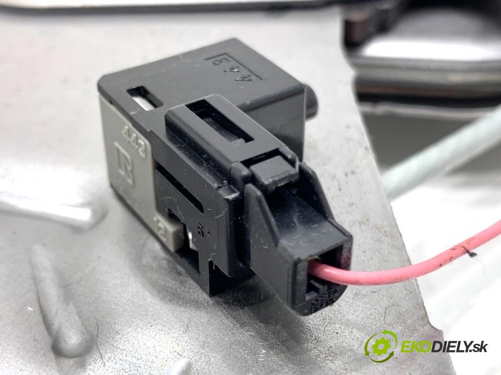 TOYOTA YARIS IV liftback 2022 92 kW 1.5 (MXPA11) 1490 Kulisa brzdy ručnej brzdy