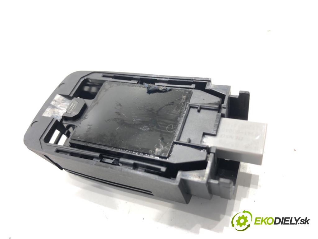 TOYOTA YARIS IV liftback 2022 92 kW 1.5 (MXPA11) 1490 Snímač dažďa 89941-0D040 (Snímač dažďa)