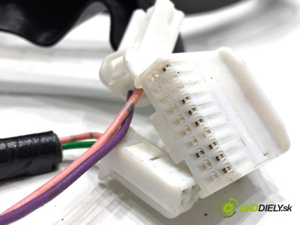 TOYOTA YARIS IV liftback 2022 92 kW 1.5 (MXPA11) 1490 Káblovačka Dvere predný ľavy 82152-K0060