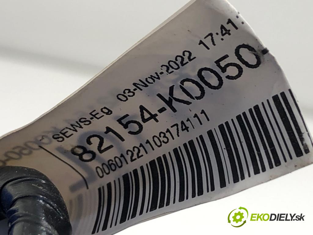 TOYOTA YARIS IV liftback 2022 92 kW 1.5 (MXPA11) 1490 Káblovačka Dvere zad ľavy 82154-K0050