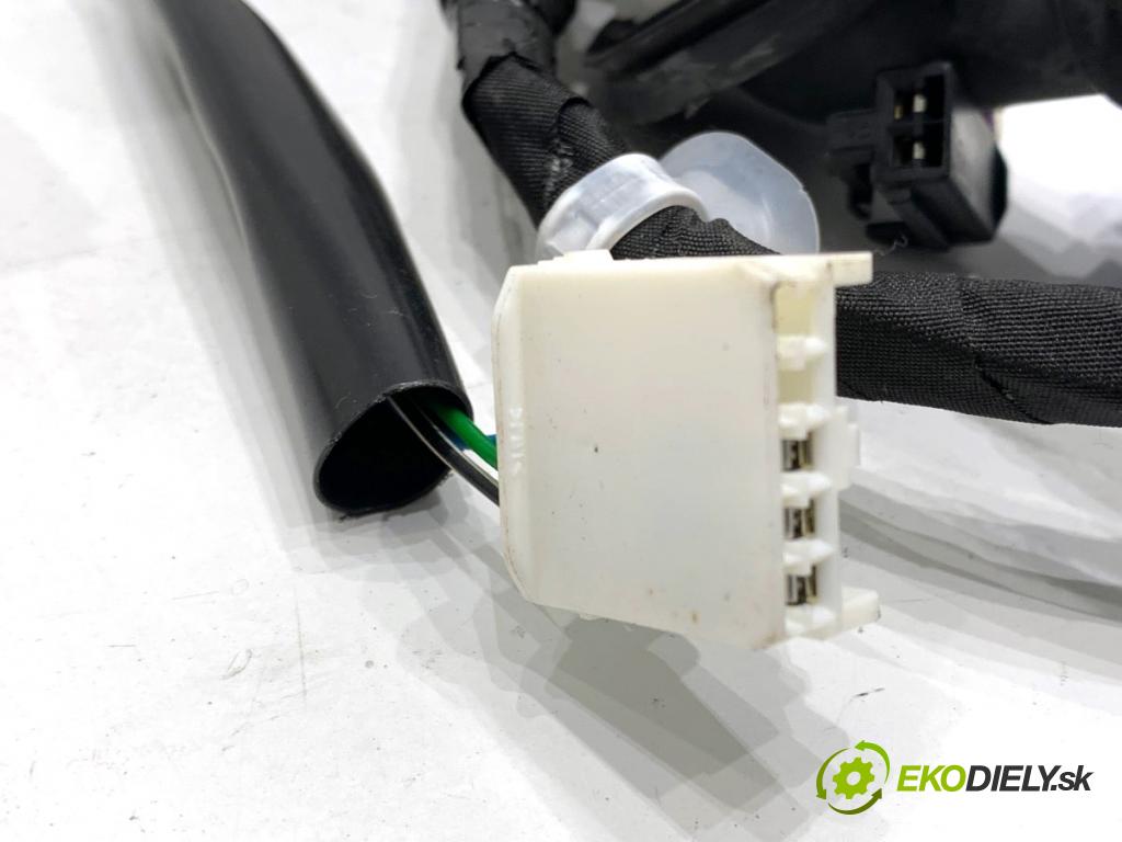 TOYOTA YARIS IV liftback 2022 92 kW 1.5 (MXPA11) 1490 Káblovačka dverí kufra zad 82184-K0130