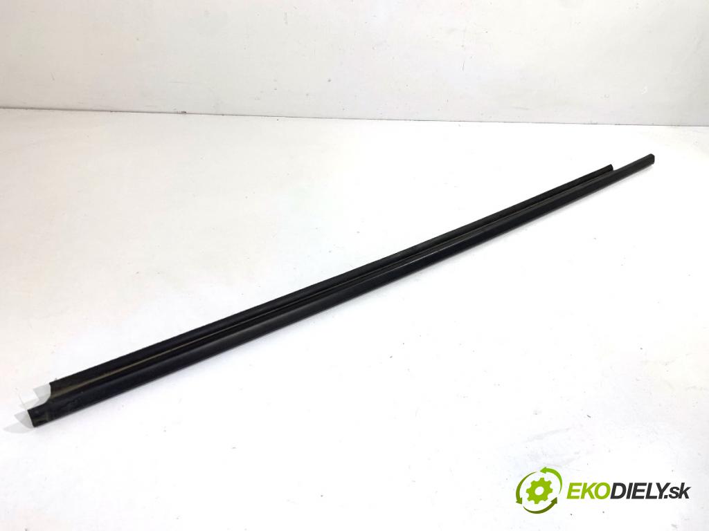 TOYOTA YARIS IV liftback 2022 92 kW 1.5 (MXPA11) 1490 lišta Sbírání: přední část levý 