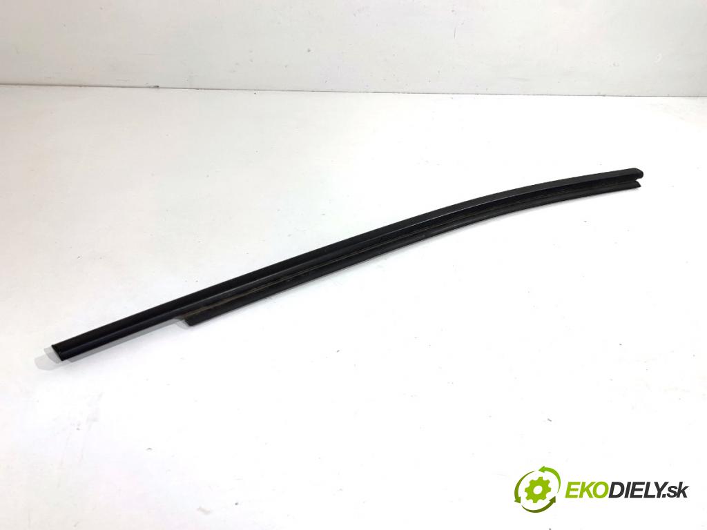 TOYOTA YARIS IV liftback 2022 92 kW 1.5 (MXPA11) 1490 lišta Sbírání: zadní část pravý 