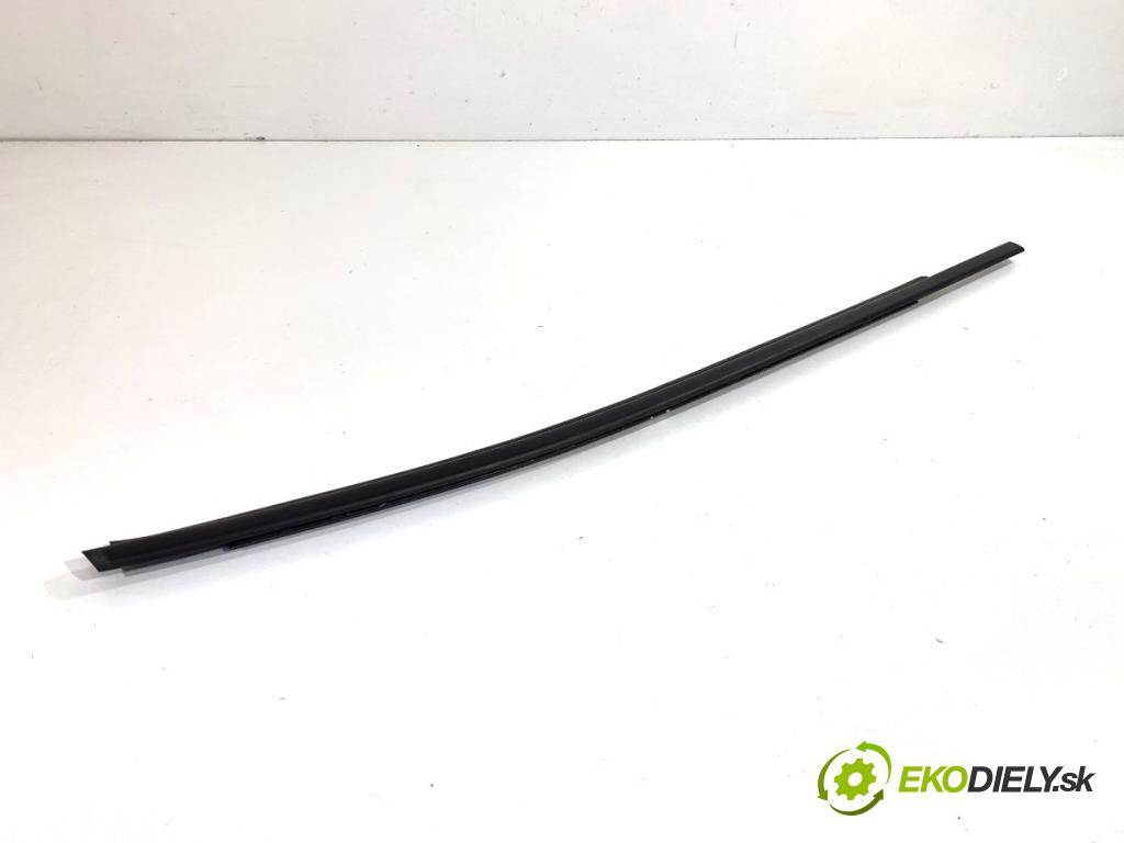 TOYOTA YARIS IV liftback 2022 92 kW 1.5 (MXPA11) 1490 Lišta Sbírání: zad pravy