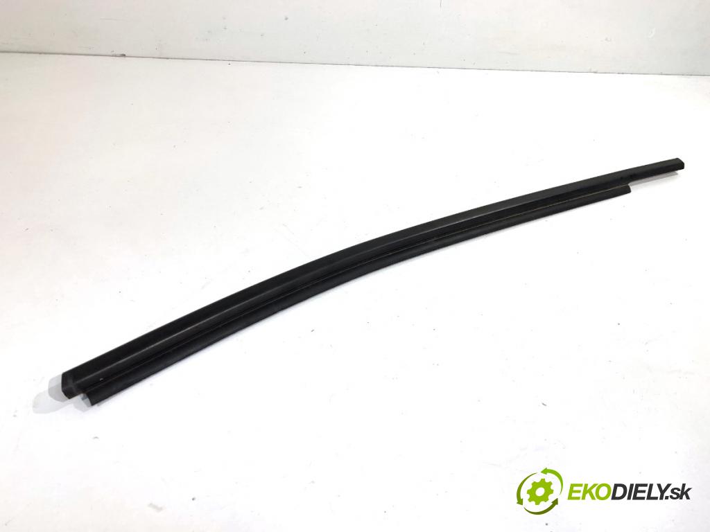 TOYOTA YARIS IV liftback 2022 92 kW 1.5 (MXPA11) 1490 lišta Sbírání: zadní část levý 