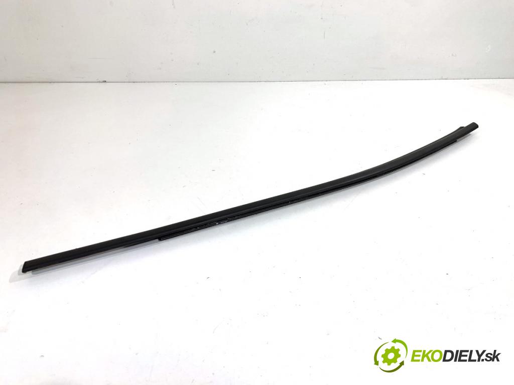 TOYOTA YARIS IV liftback 2022 92 kW 1.5 (MXPA11) 1490 Lišta Sbírání: zad ľavy