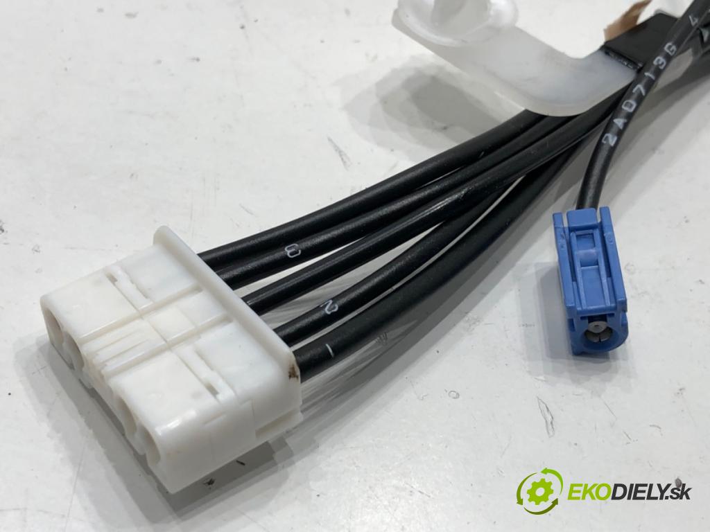 TOYOTA YARIS IV liftback 2022 92 kW 1.5 (MXPA11) 1490 Káblovačka čalunenie 86101-K0320