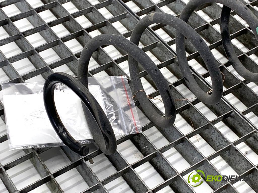 TOYOTA YARIS IV liftback 2022 92 kW 1.5 (MXPA11) 1490 Pružina zad  (Kľučka dverí ostatné)