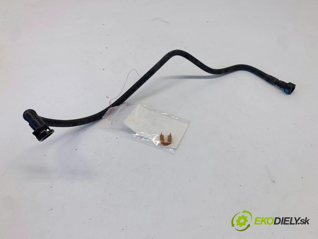 TOYOTA YARIS IV liftback 2022 92 kW 1.5 (MXPA11) 1490 Rúrka PALIVO: