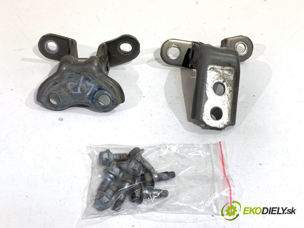 TOYOTA YARIS IV liftback 2022 92 kW 1.5 (MXPA11) 1490 závesky Dvere predný ľave 
