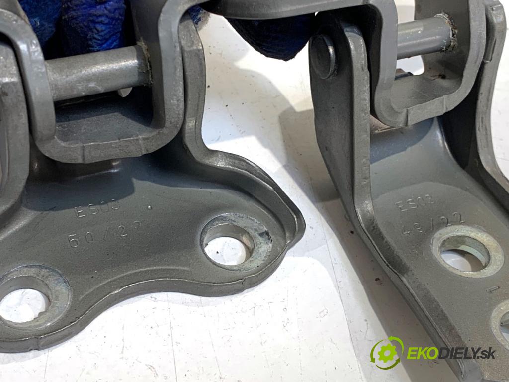 TOYOTA YARIS IV liftback 2022 92 kW 1.5 (MXPA11) 1490 závesky Dvere predný pravé
