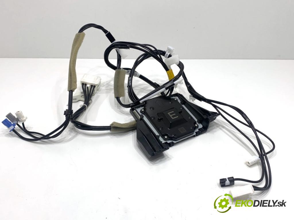 TOYOTA YARIS IV liftback 2022 92 kW 1.5 (MXPA11) 1490 ANTENA GPS 86862-K0010