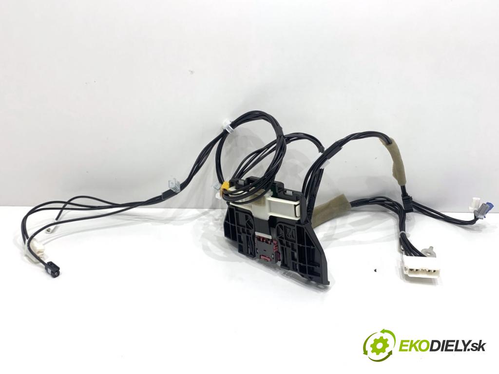 TOYOTA YARIS IV liftback 2022 92 kW 1.5 (MXPA11) 1490 ANTENA GPS 86862-K0010