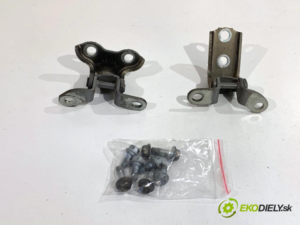 TOYOTA YARIS IV liftback 2022 92 kW 1.5 (MXPA11) 1490 závesky Dvere zad pravé
