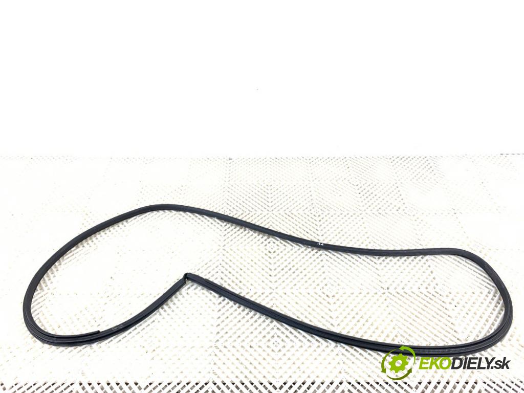 TOYOTA YARIS IV liftback 2022 92 kW 1.5 (MXPA11) 1490 tesnenie Dvere predný pravá