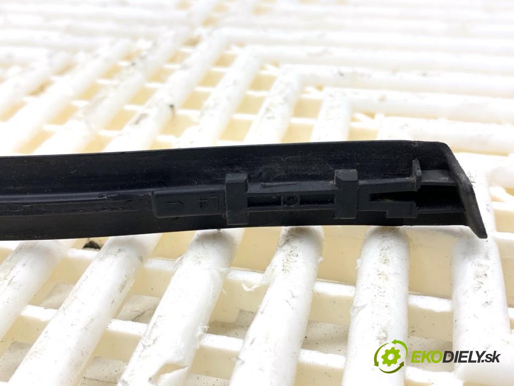 TOYOTA YARIS IV liftback 2022 92 kW 1.5 (MXPA11) 1490 Lišta strešná ľavá strana