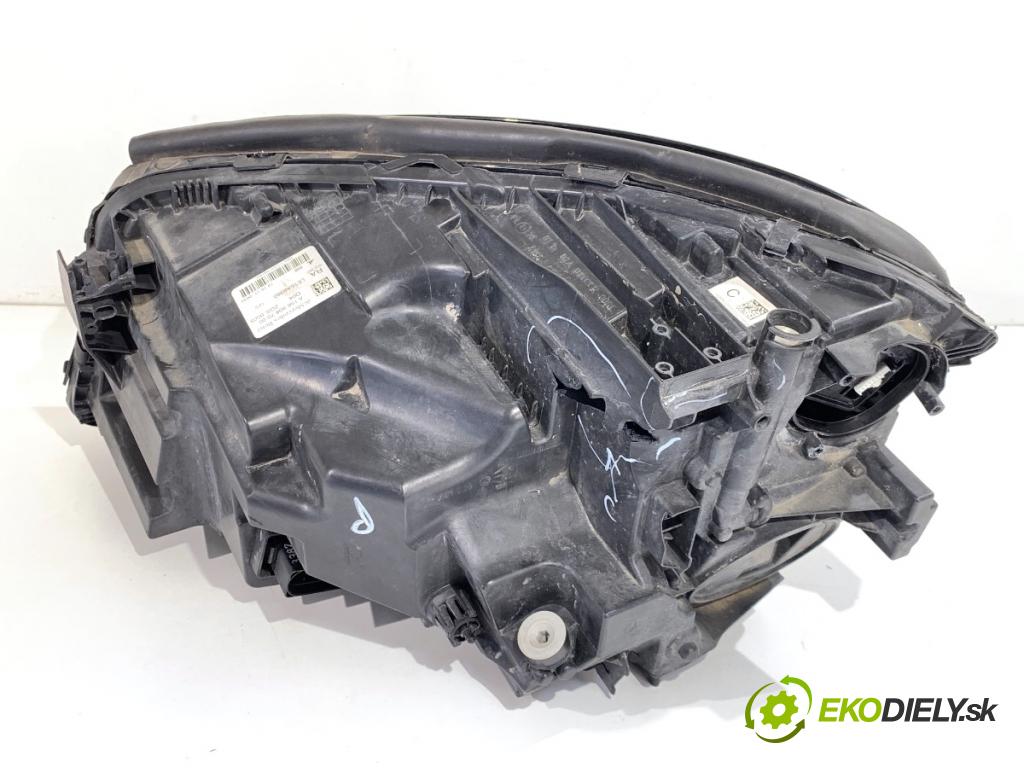 MERCEDES-BENZ KLASA GLA SUV 2017 100 kW GLA 200 CDI 4-matic (156.902) 2143 Svetlomet pravy predný PLNÉ: LED A1569067000