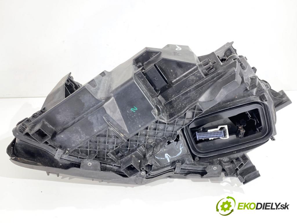 MERCEDES-BENZ KLASA GLA SUV 2017 100 kW GLA 200 CDI 4-matic (156.902) 2143 Svetlomet pravy predný PLNÉ: LED A1569067000