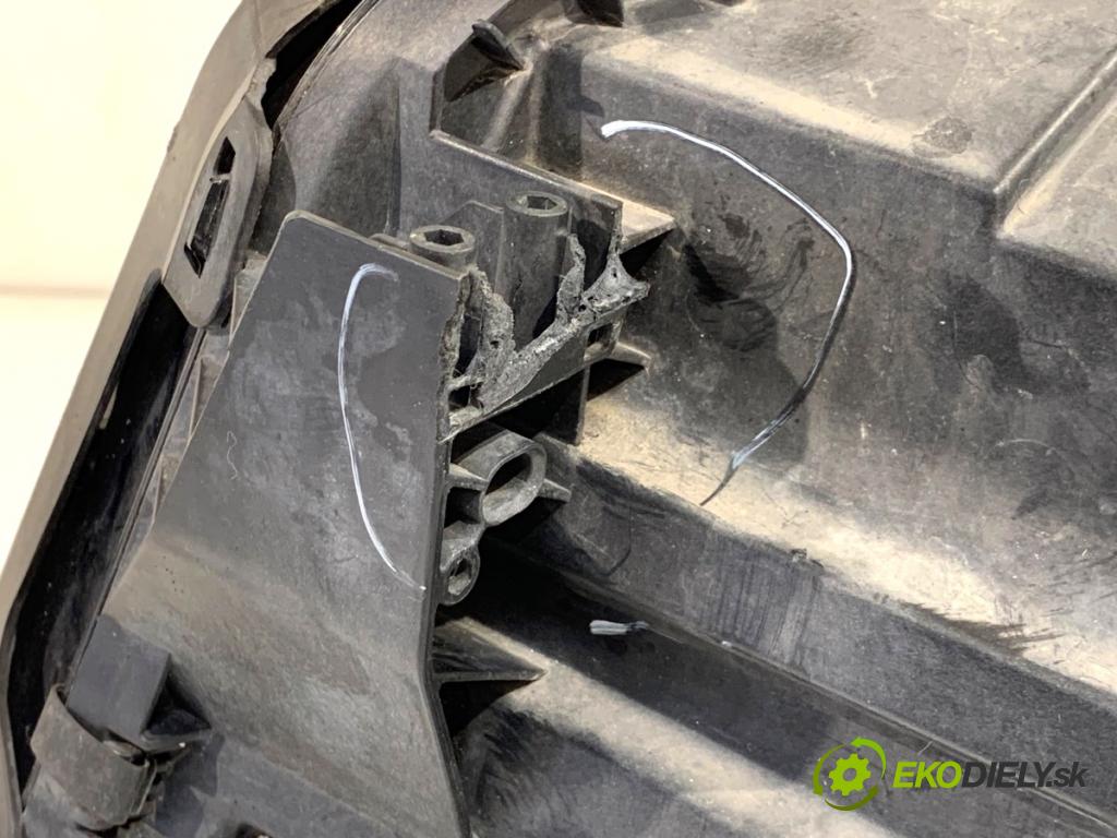 MERCEDES-BENZ KLASA GLA SUV 2017 100 kW GLA 200 CDI 4-matic (156.902) 2143 Svetlomet pravy predný PLNÉ: LED A1569067000